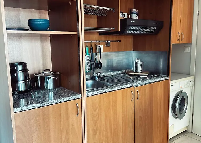 Homely Flat Near Airport * テッサロニキ
