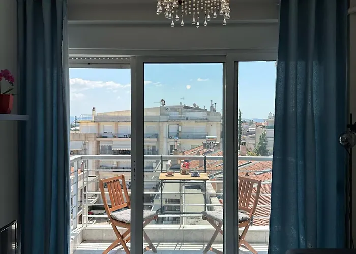 Homely Flat Near Airport Appartement