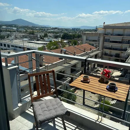 Homely Flat Near Airport Апартаменты Салоники