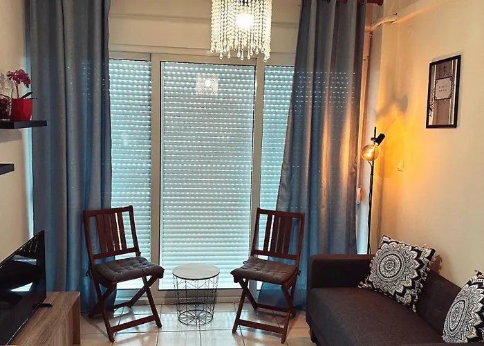 Homely Flat Near Airport Apartament Salonic